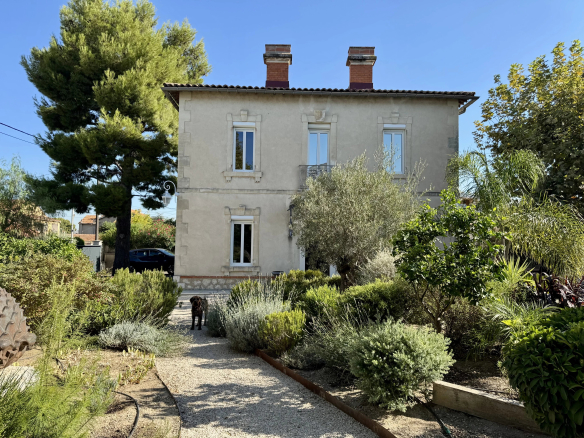 Luxury real estate photo | Charming Properties