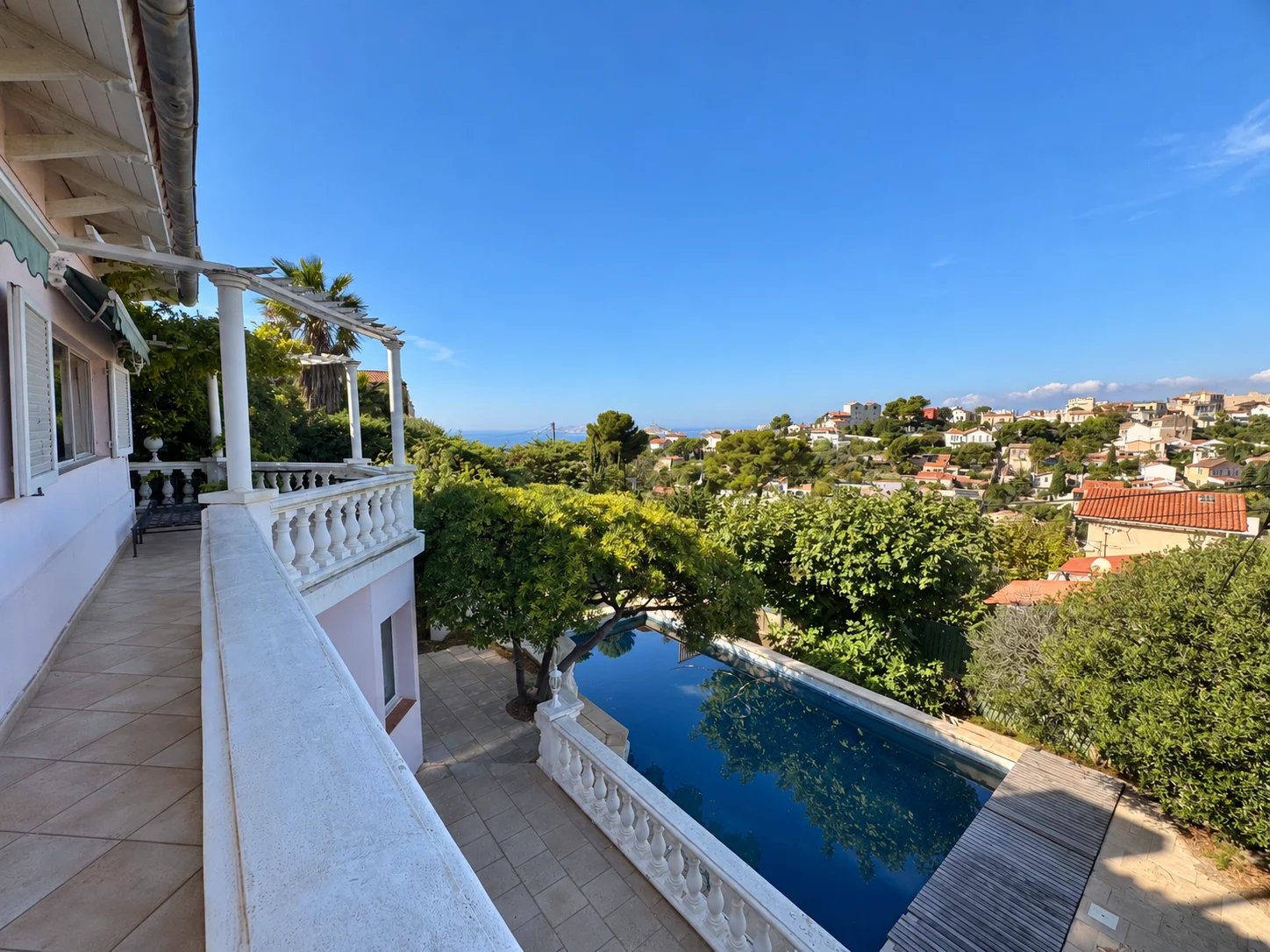 Maison avec piscine et vue sur la mer à Marseille 7ème, Roucas Blanc.