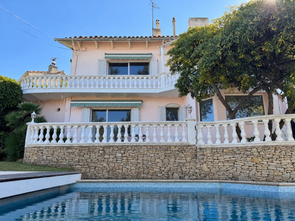 Maison avec piscine et vue sur la mer à Marseille 7ème, Roucas Blanc.