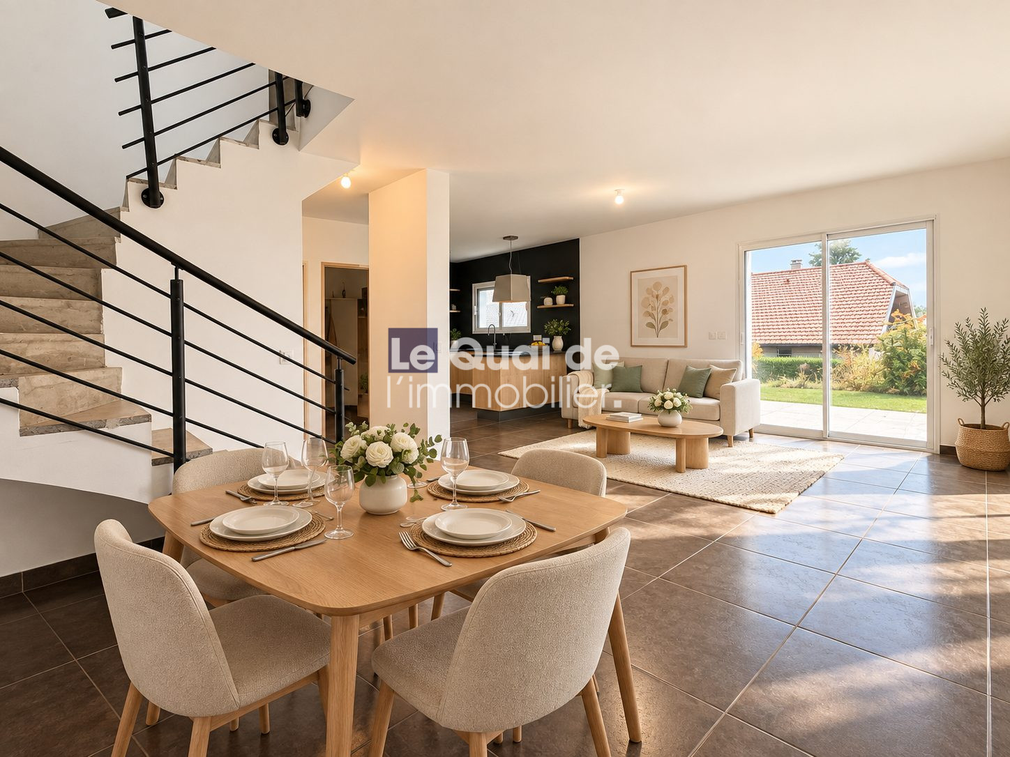 Intérieur d’une maison à Cruseilles Intérieur d'une maison moderne à Cruseilles avec salle à manger et salon lumineux.