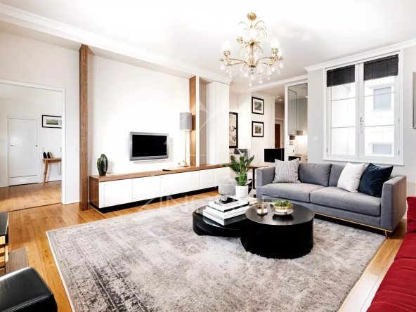À VENDRE – APPARTEMENT PARFAIT ÉTAT – 2 PIÈCES – RUE DE VARENNE
