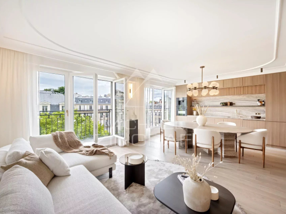 For sale – 2 bedroom apartment – ​​Star rating – New condition