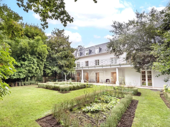 For sale – Private Mansion – Garden – Swimming pool