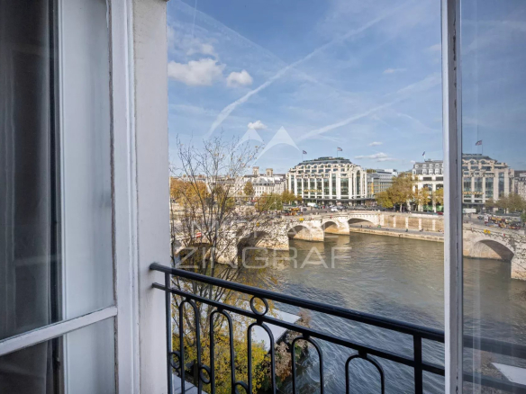 A VENDRE – Appartement 3 Chambres – Ile de la Cité – Vue Exceptionnelle