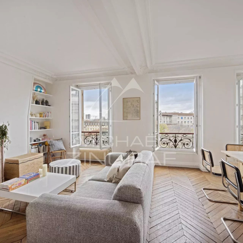 Maison à vendre à pied du centre de Saint Rémy de Provence avec jardin et piscine