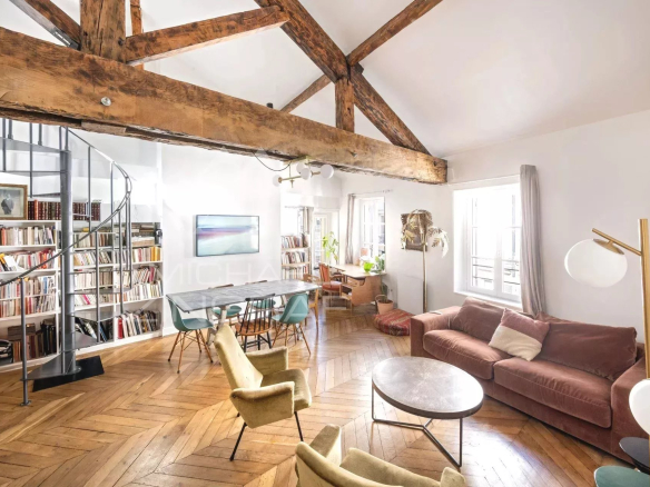 FOR SALE – TOP FLOOR – RUE DE BABYLONE – 3 BEDROOMS