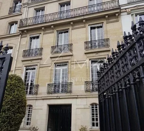 À VENDRE – HÔTEL PARTICULIER – AVENUE FOCH