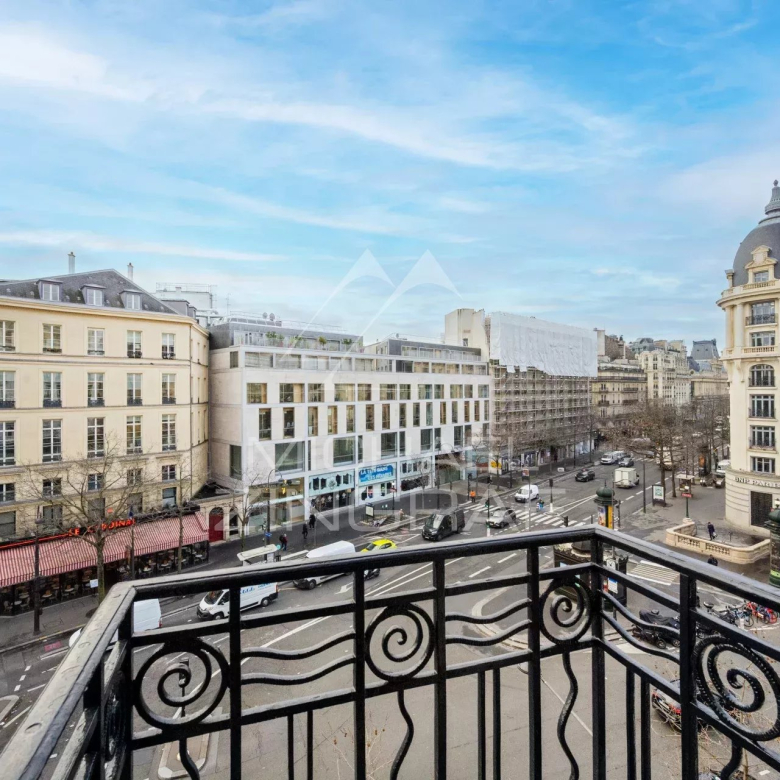 À VENDRE – APPARTEMENT PARFAIT ÉTAT – 2 PIÈCES – RUE DE VARENNE