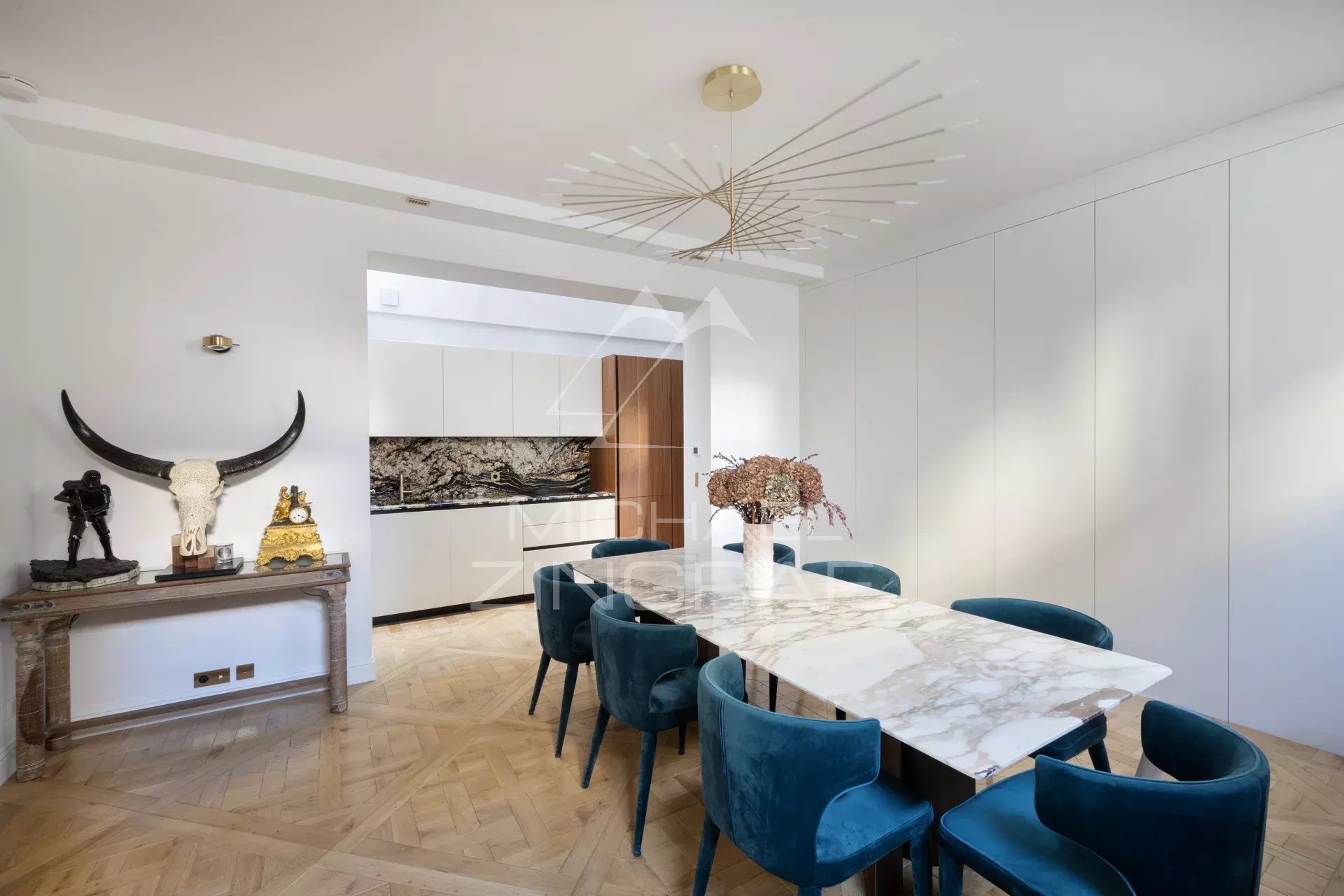 52f8099f18c895d78c50b8a87b810366_c190356310_1920-original