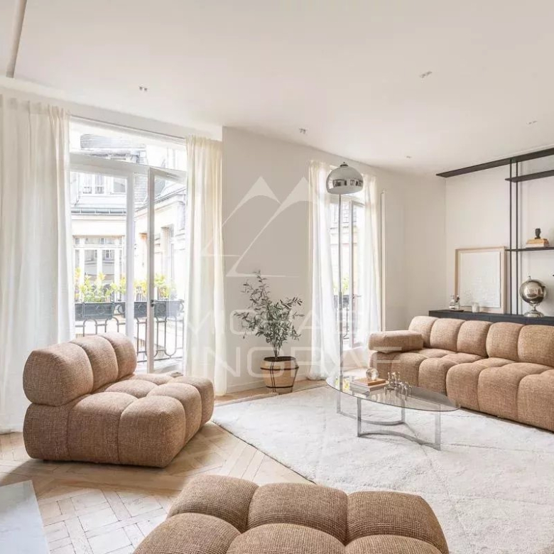 À Vendre – 3 suites- Parfait Etat- Clim – Place du Costa Rica / Albnoni