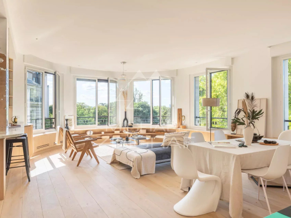 For sale – Avenue Foch – Newly renovated apartment – ​​3 suites