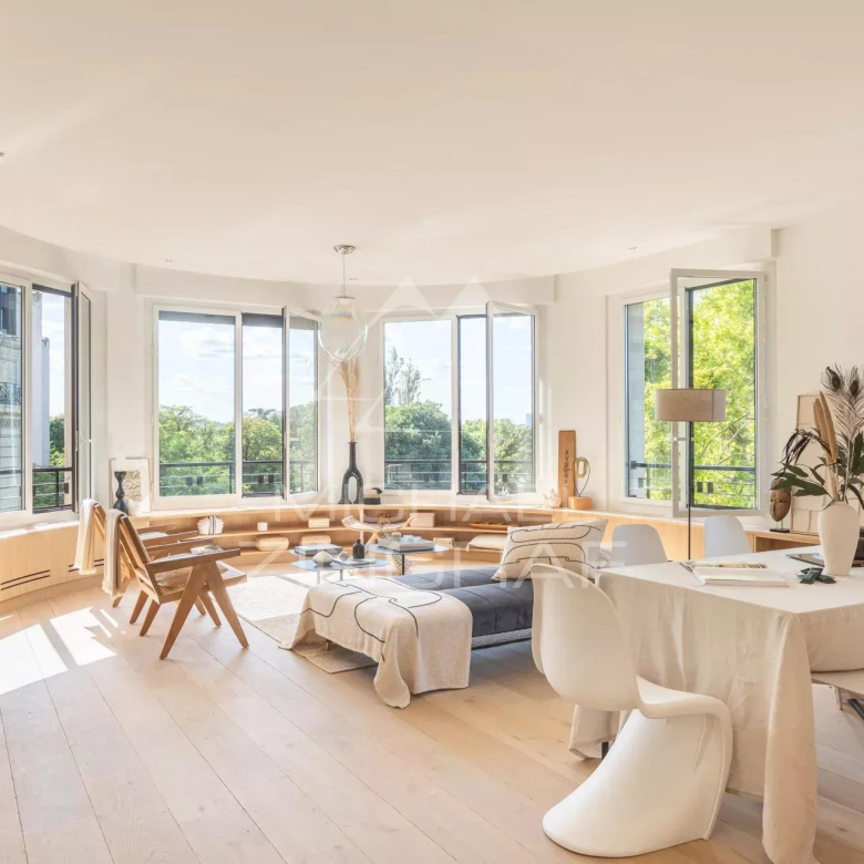 HIGH-END FAMILY OWNED PROPERTY