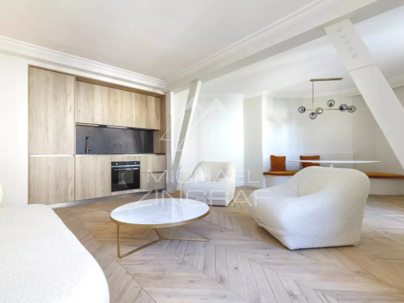 À VENDRE – APPARTEMENT DEUX PIÈCES – REFAIT À NEUF – ÉTOILE