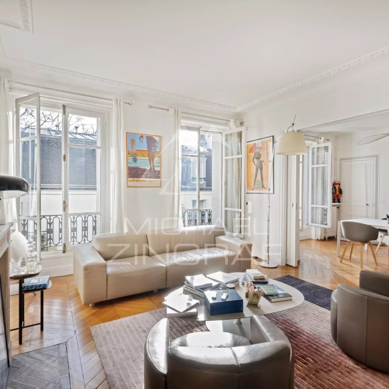 Luxury real estate photo | Charming Properties