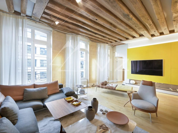 117 m2 apartment – ​​Faubourg Saint-Honoré – Paris 8 – Perfect condition