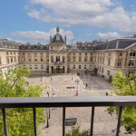 For sale - 2 -bedroom apartment - open view of the town hall of the 15th arrondissement