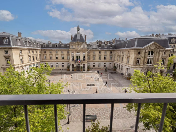 À VENDRE – appartement 2 chambres – Vue dégagée sur la Mairie du 15e arrondissement