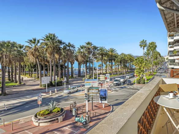 Appartement Signature 2/3 Pièces – Vue Mer sur la Mythique Croisette
