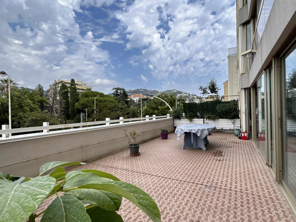 CANNES BANANE 3 P  80 m2 Terrasse 45 m2