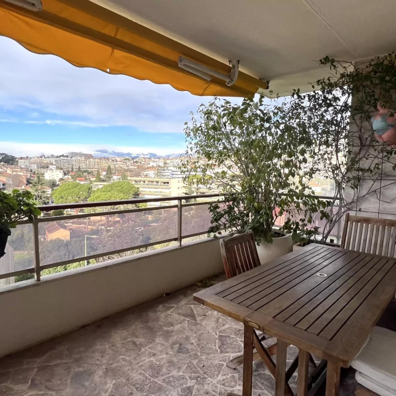 Luxueux appartement 5 P– Cannes Croisette