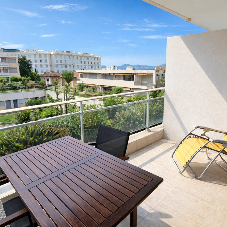 VENDU – 3 P Basse Californie et Arrière Croisette