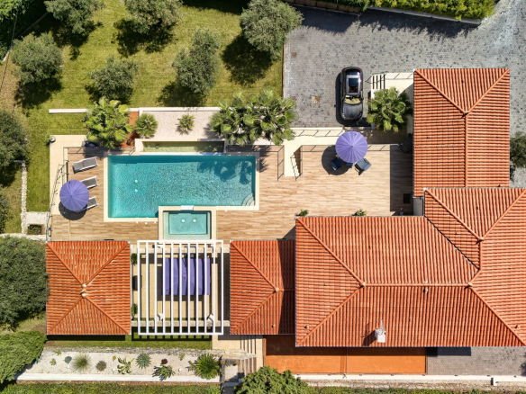 CANNES HINTERLAND – PRESTIGIOUS PROPERTY