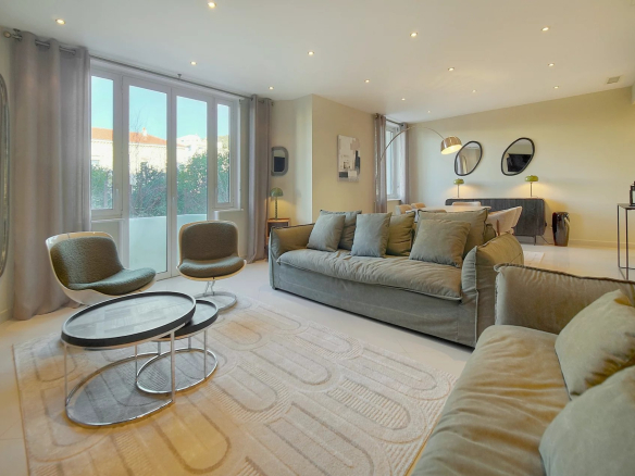 Luxueux appartement meublé  Pointe Croisette