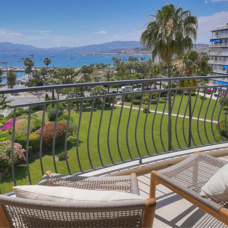Nice – Saint-Roman de Bellet – Superbe propriété avec piscine et vue panoramique
