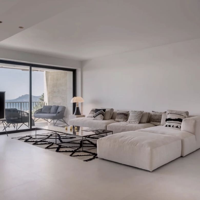 Luxury real estate photo | Charming Properties