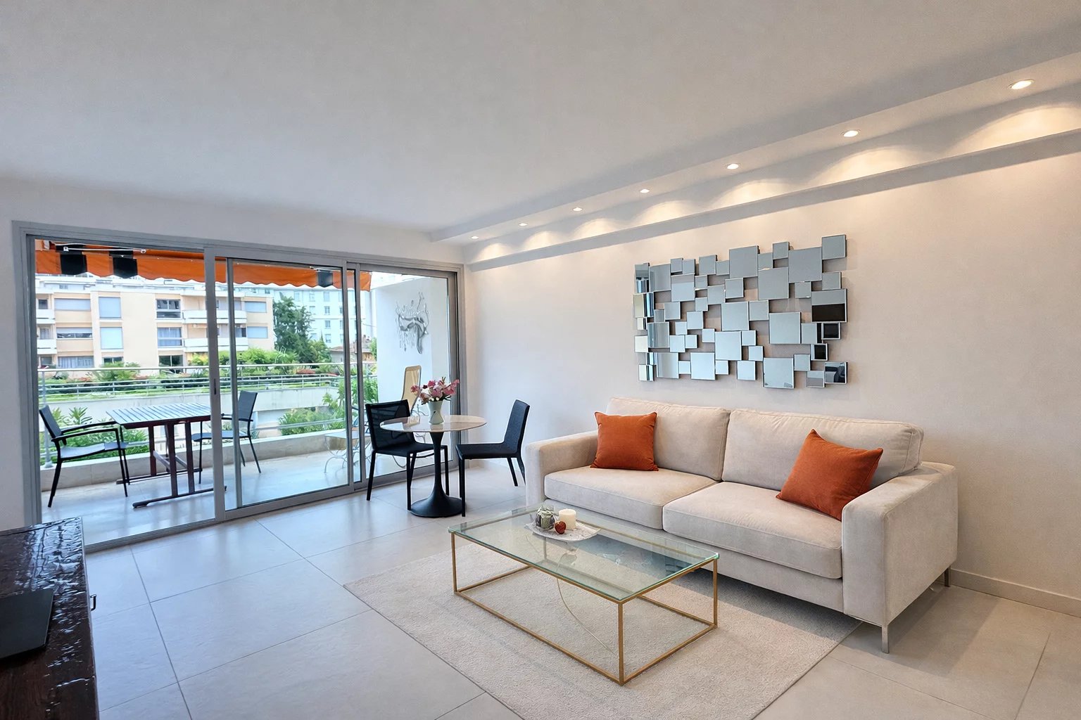 3-room apartment in Cannes Interior of a modern apartment in Cannes with a bright living room and a terrace.
