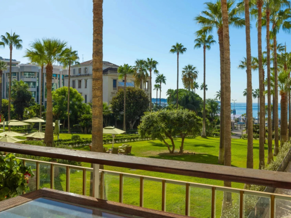 CANNES CROISETTE – GRAND HÔTEL