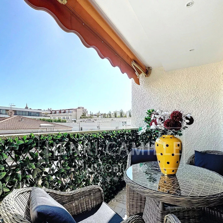 Cannes Arrière Martinez