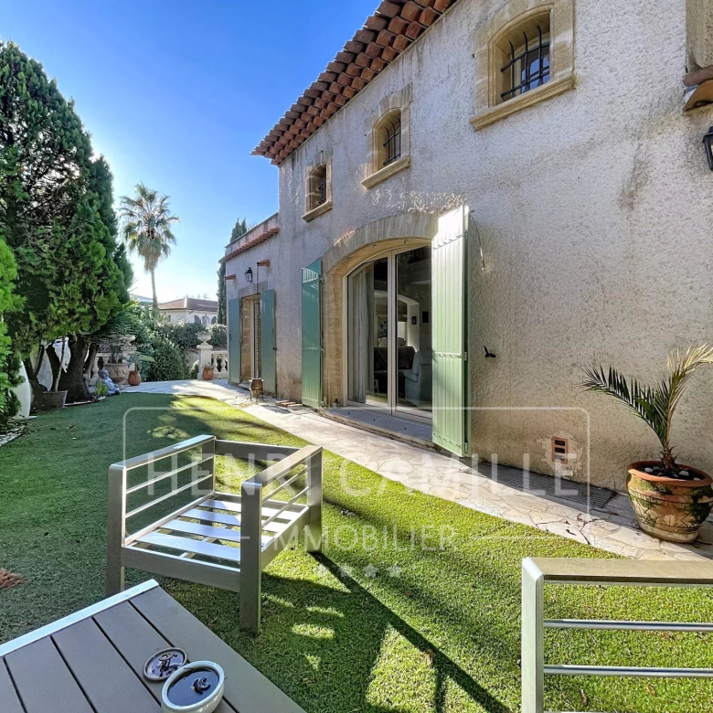 Cadre d’exception à Messery – Villa d’architecte avec vue lac