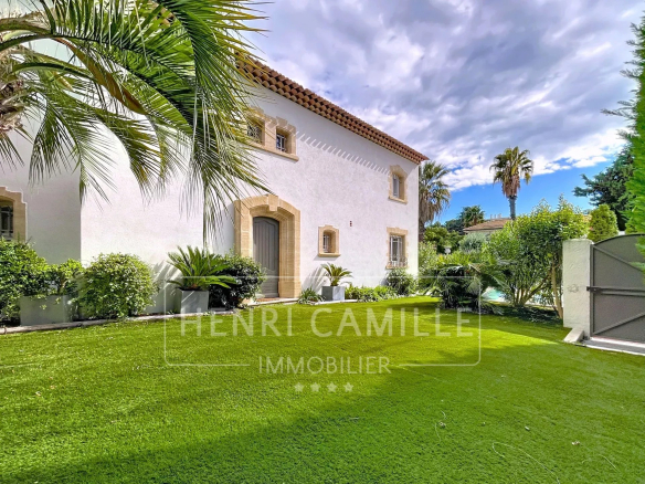 Villa avec jardin et piscine à Cannes, Petit Juas, au calme.