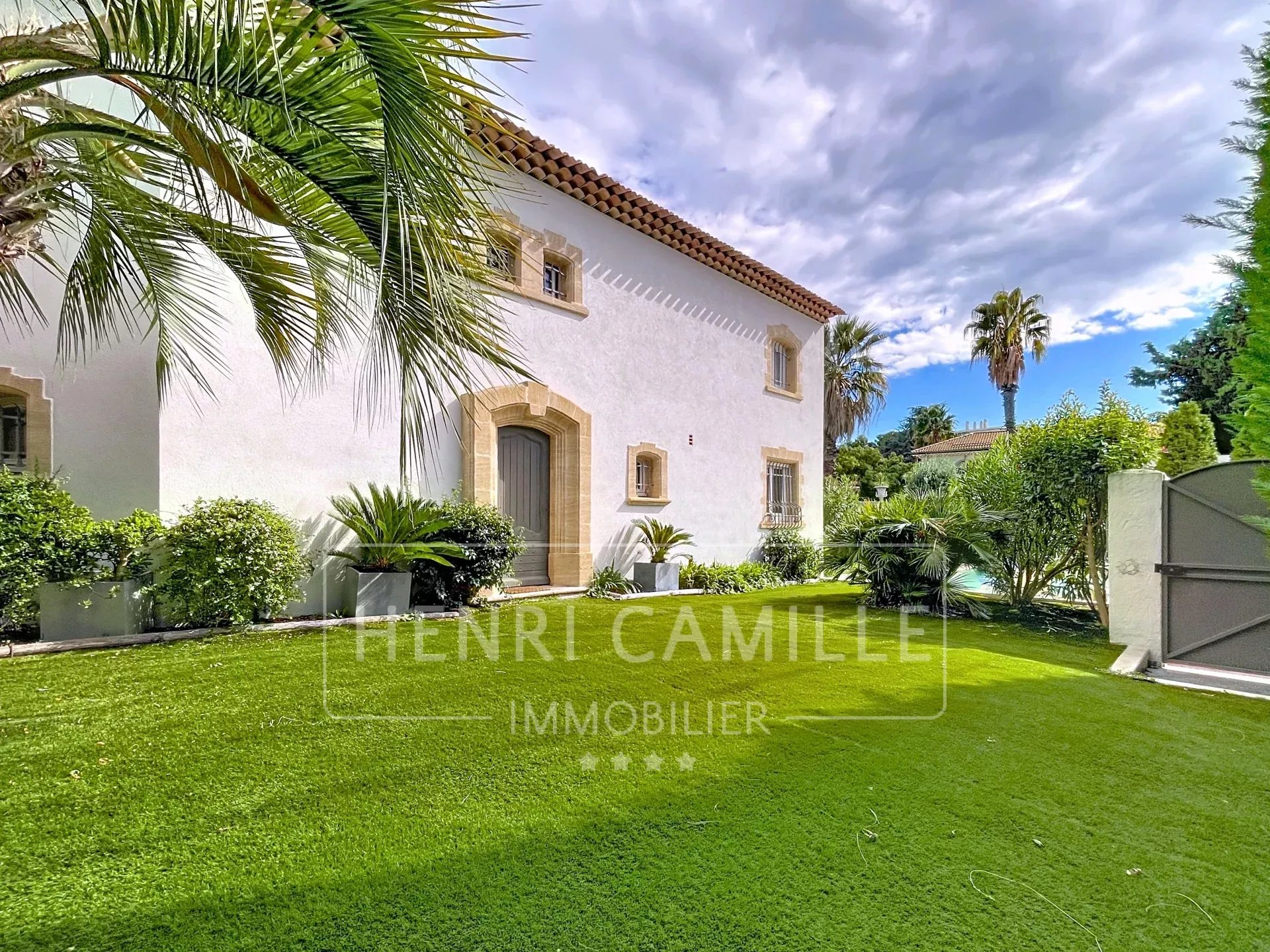 Villa avec jardin et piscine à Cannes, Petit Juas, au calme.