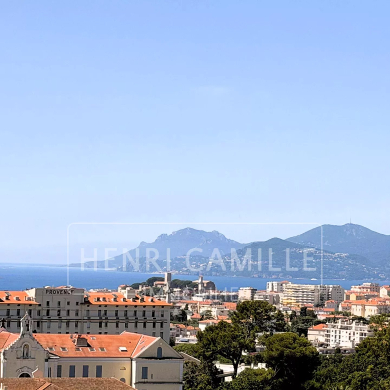 Luxury real estate photo | Charming Properties
