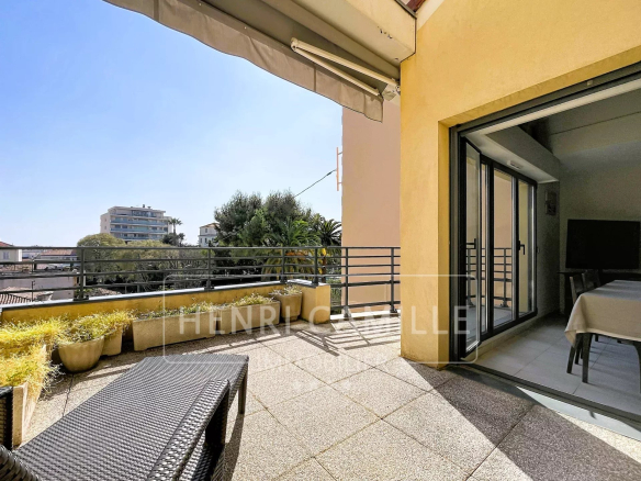 Luxury real estate photo | Charming Properties
