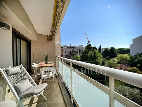 Luxury real estate photo | Charming Properties