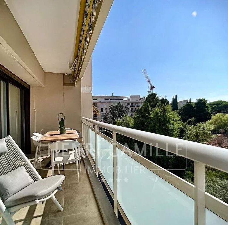 Luxury real estate photo | Charming Properties
