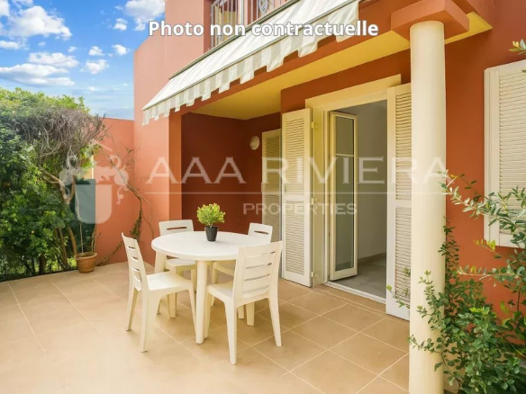 Exclusive-Saint-Jean-Cap-Ferrat-Apartment crossing 3p on the ground floor, on foot from the beaches. Cellar.