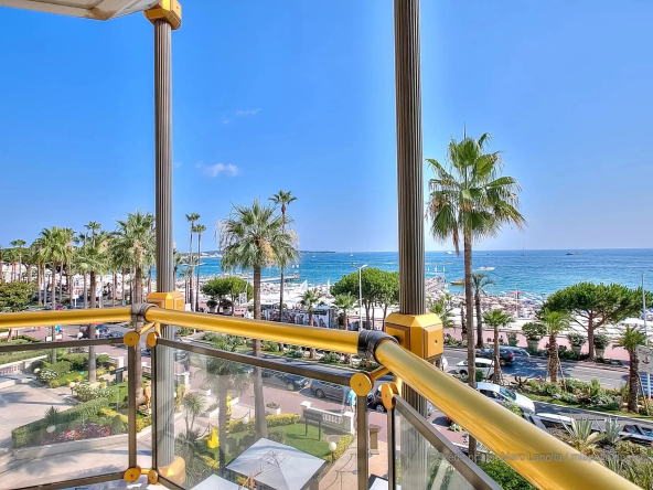 CANNES – CROISETTE : Appartement de luxe – 3 Chambres, vue mer, garage