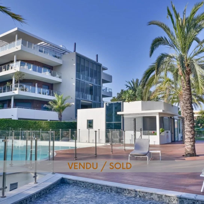 Le Tignet, Villa 4 chambres, plain pied, piscine, vue mer