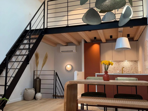 VALBONNE – Maison de village entièrement rénovée et meublée