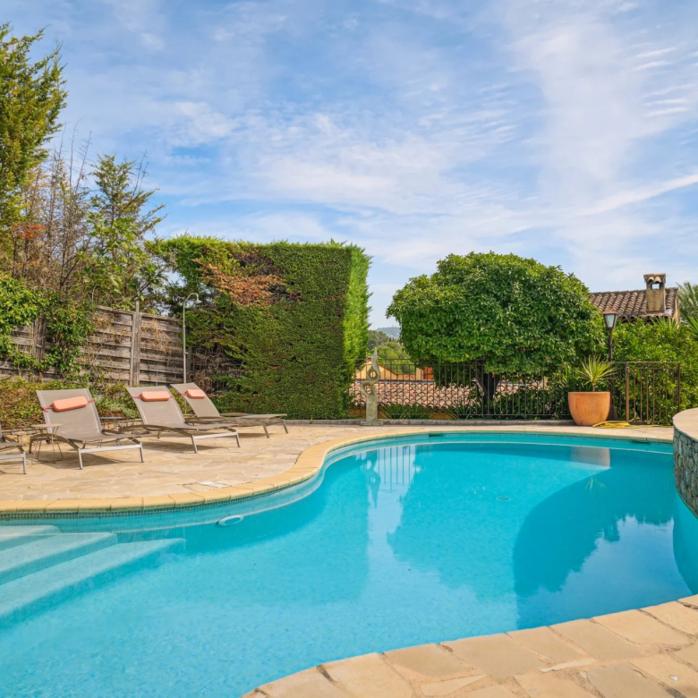 VENDU Domaine Les Hauts de Saint Paul – Villa provençale, 5 chambres, piscine.