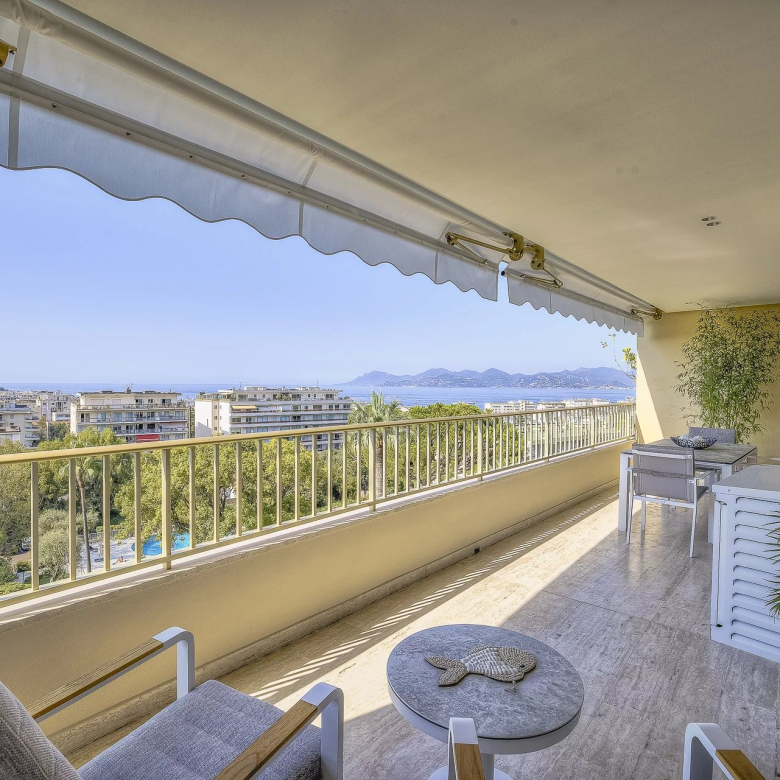 Cap d’Antibes Gallice – Emplacement exceptionnel pour ce 3P avec grande terrasse et magnifique vue mer