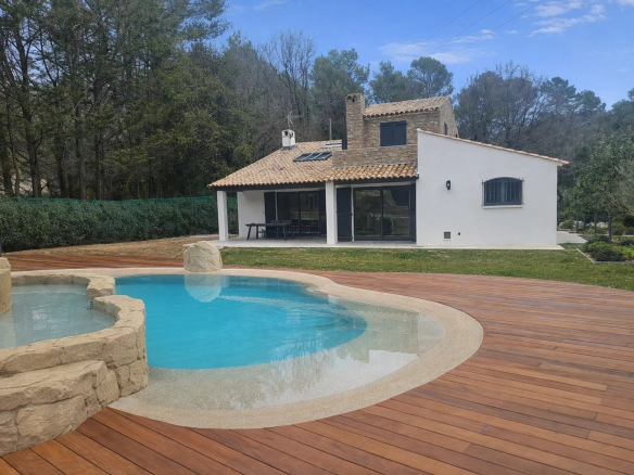 Roquefort-Les-Pins –  Villa 5 chambres – Entièrement rénovée – Piscine