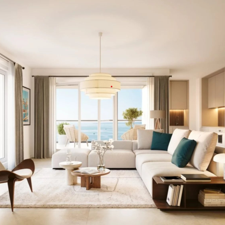 Juan-les-Pins – Seafront – 2-bedroom apartment – ​​Top floor with terrace and exceptional views