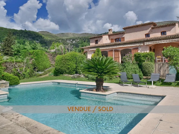 SOLD – Exclusive – Tourrettes-sur-Loup – Villa with swimming pool. Absolute peace and quiet, within walking distance of the village