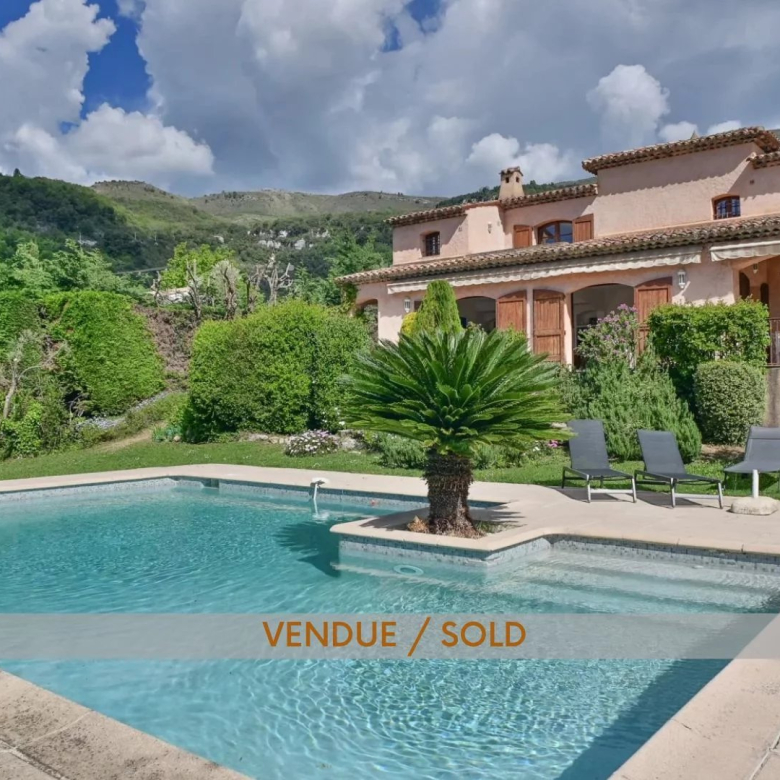 Cap d'Antibes Gallice – Exceptional location for this 2-bedroom apartment with a large terrace and magnificent sea view