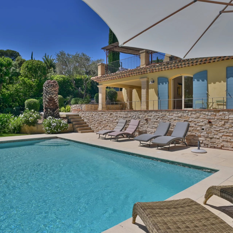 Cannes – Superbe appartement au dernier étage avec 2 terrasses et vues panoramiques – Centre-ville – Garage